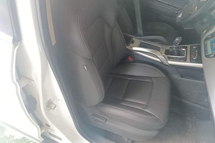 Used Geely Auto Emgrand X7 Sport 2016 2.0L Manual ZhiShang Version Right Front Seat
