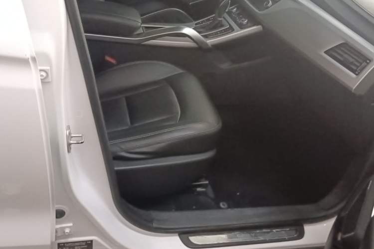 Used Geely Auto Emgrand X7 Sport 2016 1.8TD Automatic Smart Connectivity Version Right Front Seat