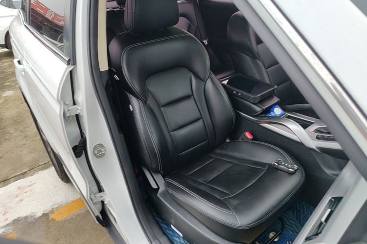 Used Geely Auto Emgrand X7 Sport 2016 1.8TD Automatic Smart Connectivity Version Right Front Seat