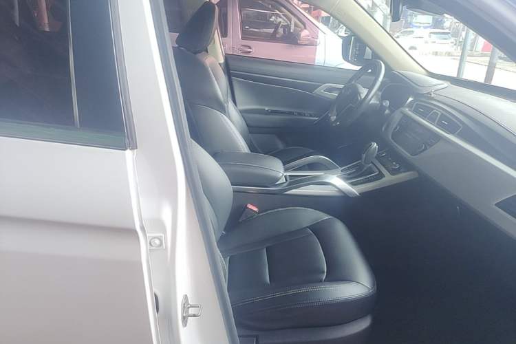 Used Geely Auto Emgrand X7 Sport 2016 1.8TD Automatic Smart Model Right Front Seat