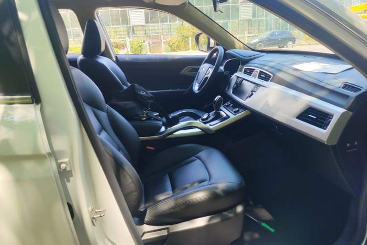 Used Geely Auto Emgrand X7 Sport 2016 1.8TD Automatic Smart Connectivity Version Right Front Seat