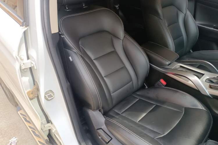 Used Geely Auto Emgrand X7 Sport 2016 1.8TD Automatic Smart Connectivity Version Right Front Seat