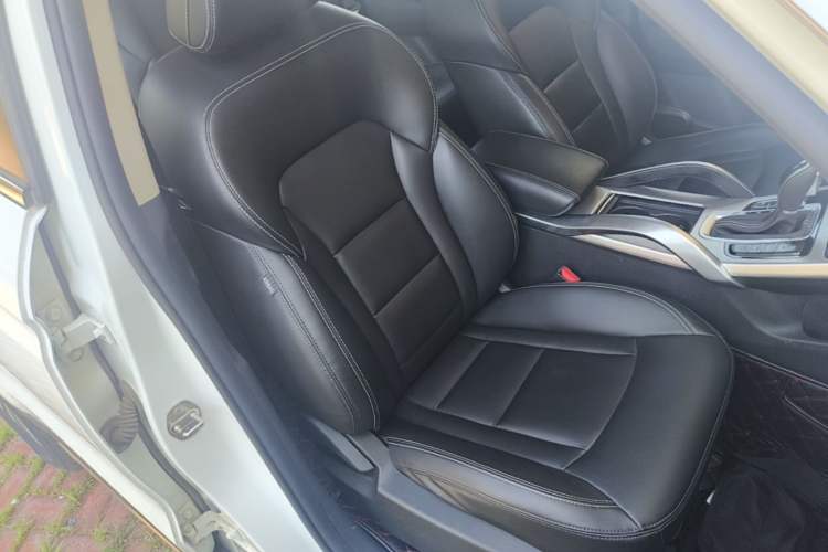 Used Geely Auto Emgrand X7 Sport 2016 1.8TD Automatic Smart Model Right Front Seat