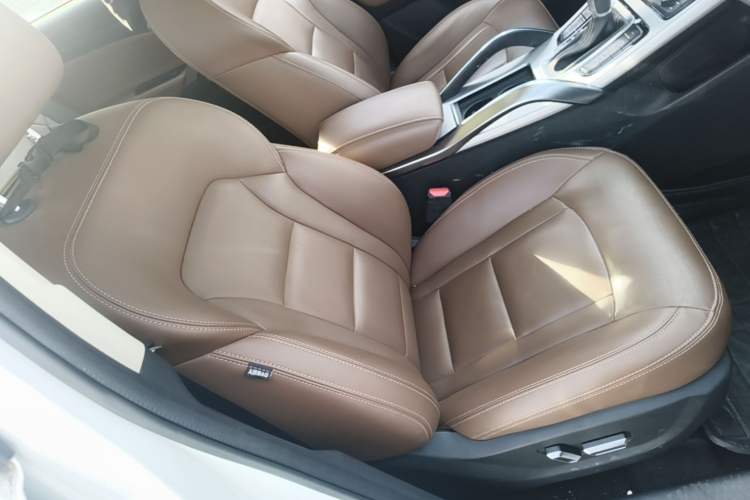 Used Geely Auto Emgrand X7 Sport 2016 1.8TD Automatic ZhiZun Version Right Front Seat