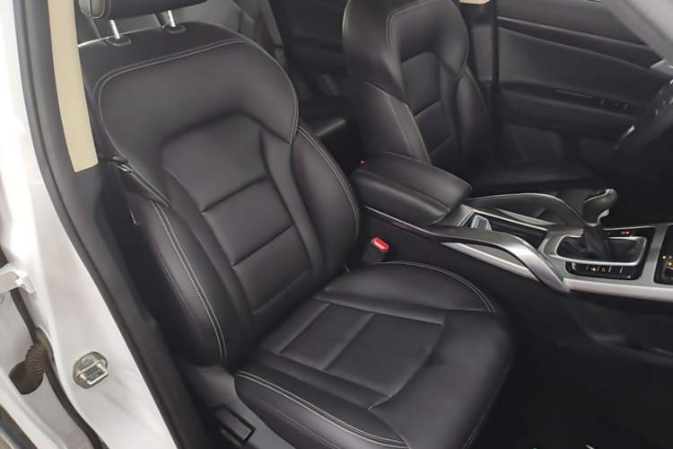 Used Geely Auto Emgrand X7 Sport 2016 2.0L Manual ZhiShang Version Right Front Seat