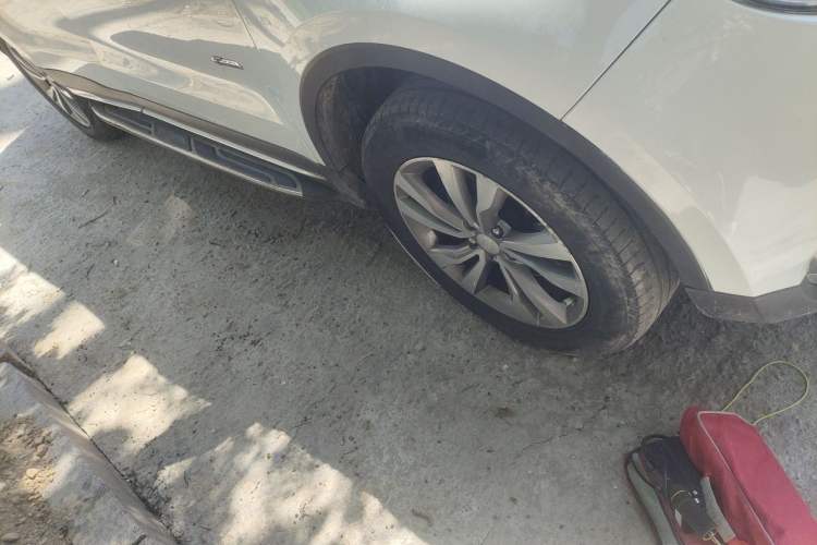 Used Geely Auto Emgrand X7 Sport 2016 1.8TD Automatic Smart Connectivity Version Right Front Wheel Hub