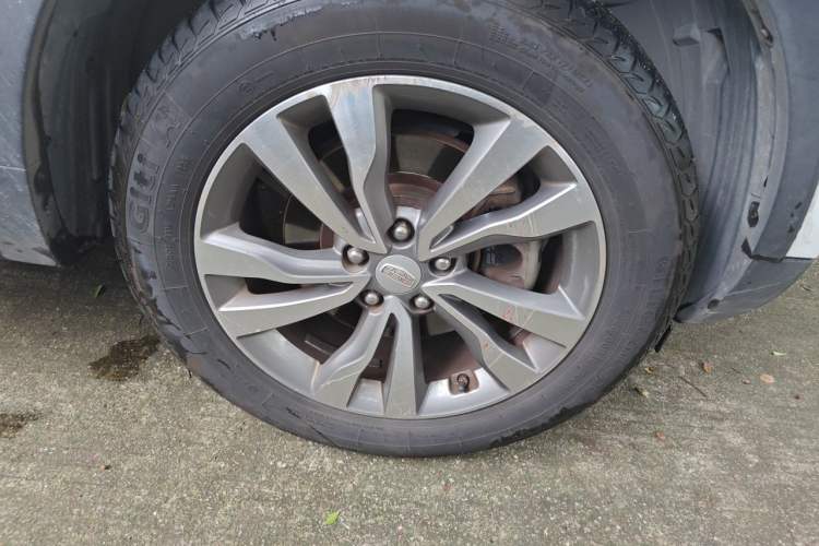 Used Geely Auto Emgrand X7 Sport 2016 1.8TD Automatic ZhiShang Model Right Front Wheel Hub