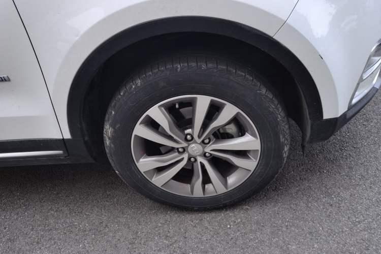 Used Geely Auto Emgrand X7 Sport 2016 1.8TD Automatic All-Wheel Drive Smart Version Right Front Wheel Hub