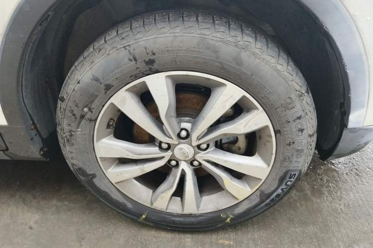 Used Geely Auto Emgrand X7 Sport 2016 1.8TD Automatic Smart Model Right Front Wheel Hub
