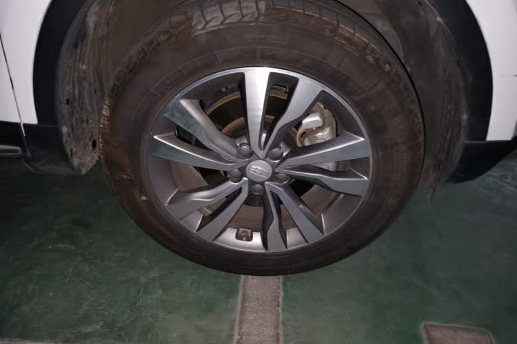 Used Geely Auto Emgrand X7 Sport 2016 1.8TD Automatic Smart Model Right Front Wheel Hub