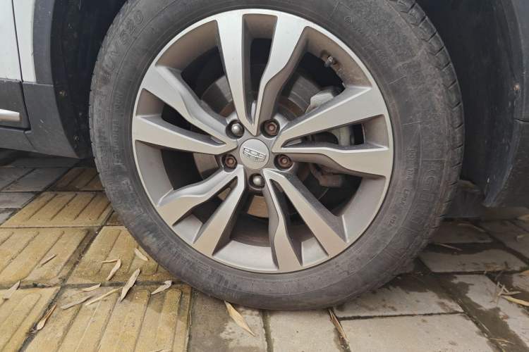 Used Geely Auto Emgrand X7 Sport 2016 2.0L Manual ZhiShang Version Right Front Wheel Hub