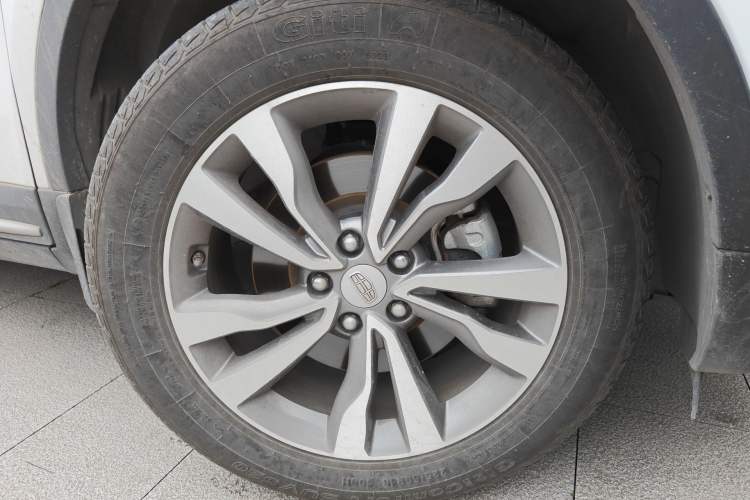 Used Geely Auto Emgrand X7 Sport 2016 1.8TD Automatic Smart Model Right Front Wheel Hub