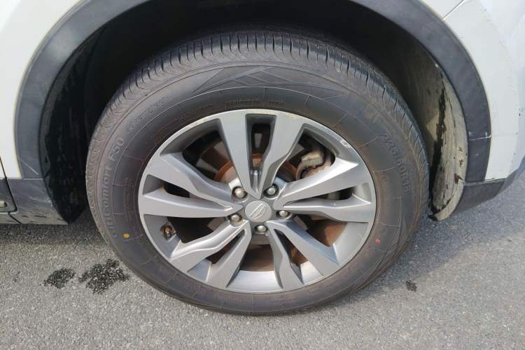 Used Geely Auto Emgrand X7 Sport 2016 1.8TD Automatic ZhiZun Version Right Front Wheel Hub