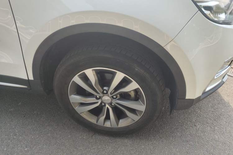 Used Geely Auto Emgrand X7 Sport 2016 1.8TD Automatic All-Wheel-Drive ZhiZun Edition Right Front Wheel Hub