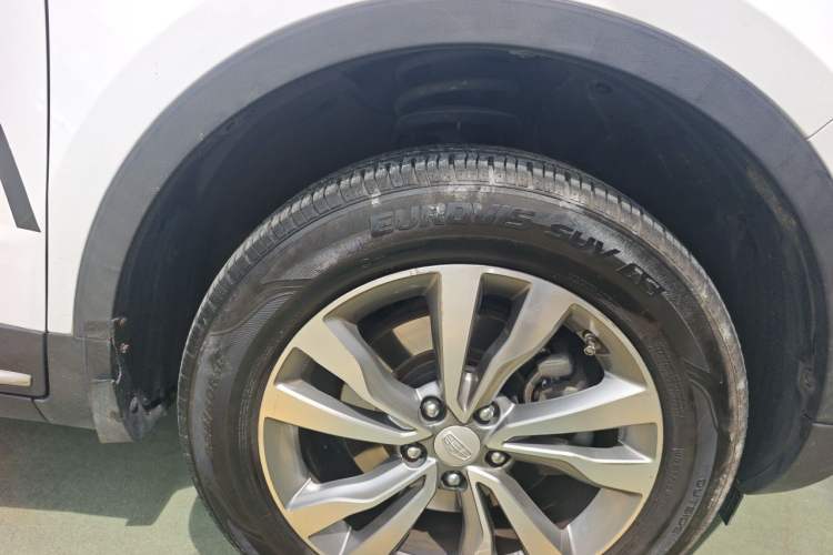 Used Geely Auto Emgrand X7 Sport 2016 1.8TD Automatic ZhiZun Version Right Front Wheel Hub