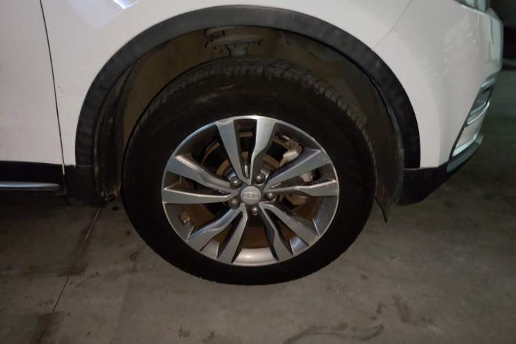 Used Geely Auto Emgrand X7 Sport 2016 1.8TD Automatic ZhiZun Version Right Front Wheel Hub