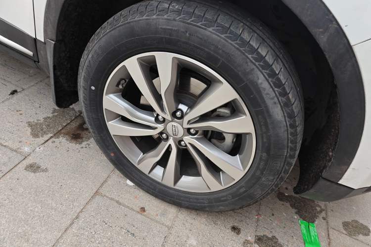 Used Geely Auto Emgrand X7 Sport 2016 1.8TD Automatic Smart Model Right Front Wheel Hub