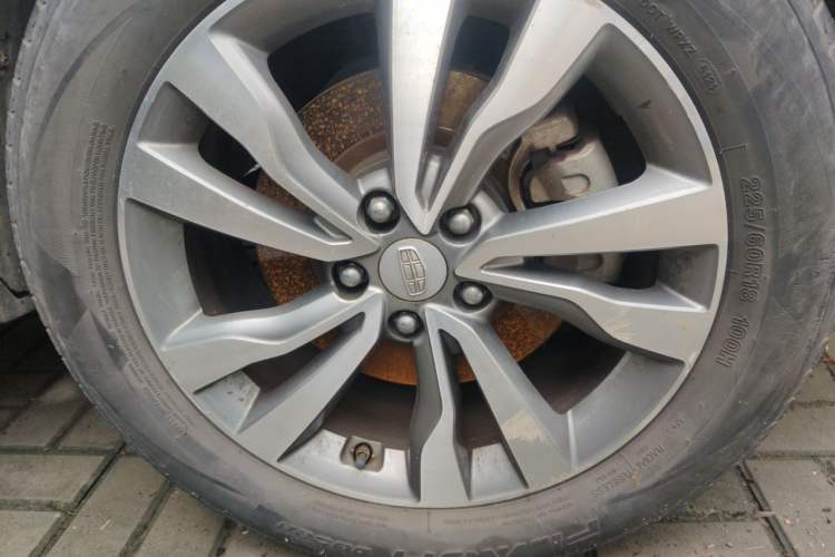 Used Geely Auto Emgrand X7 Sport 2016 1.8TD Automatic Smart Model Right Front Wheel Hub