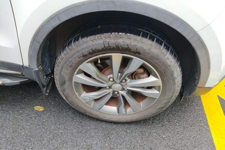 Used Geely Auto Emgrand X7 Sport 2016 1.8TD Automatic ZhiZun Version Right Front Wheel Hub