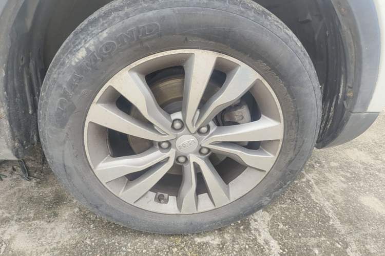 Used Geely Auto Emgrand X7 Sport 2016 1.8TD Automatic Smart Model Right Front Wheel Hub