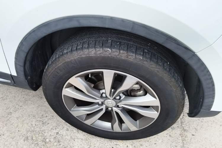 Used Geely Auto Emgrand X7 Sport 2016 1.8TD Automatic ZhiShang Model Right Front Wheel Hub