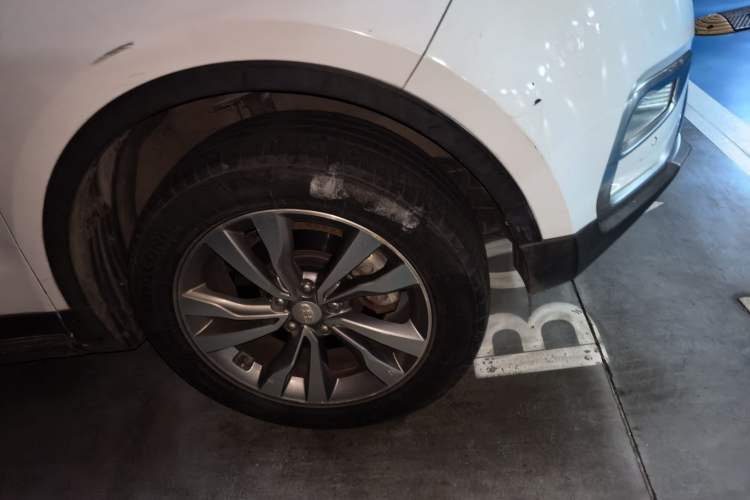 Used Geely Auto Emgrand X7 Sport 2016 1.8TD Automatic ZhiZun Version Right Front Wheel Hub