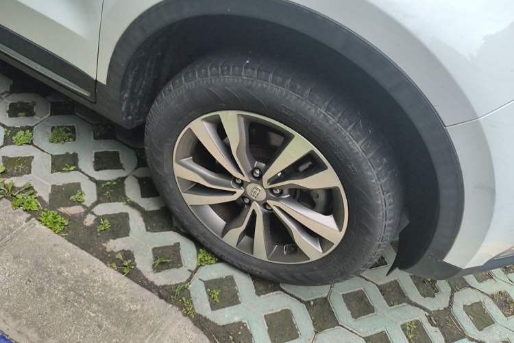 Used Geely Auto Emgrand X7 Sport 2016 1.8TD Automatic ZhiZun Version Right Front Wheel Hub