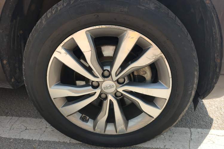Used Geely Auto Emgrand X7 Sport 2016 1.8TD Automatic Smart Connectivity Version Right Front Wheel Hub