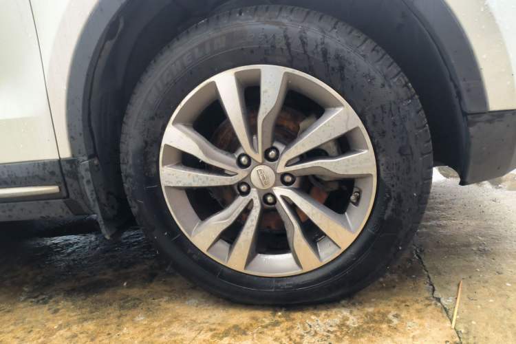 Used Geely Auto Emgrand X7 Sport 2016 1.8TD Automatic ZhiZun Version Right Front Wheel Hub