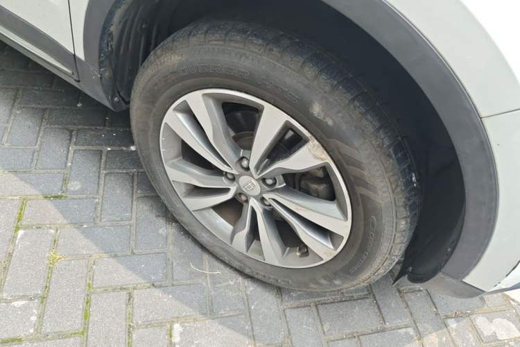 Used Geely Auto Emgrand X7 Sport 2016 1.8TD Automatic ZhiZun Version Right Front Wheel Hub