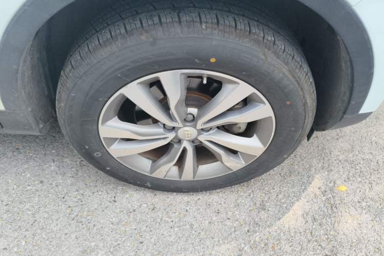Used Geely Auto Emgrand X7 Sport 2016 1.8TD Automatic Smart Connectivity Version Right Front Wheel Hub