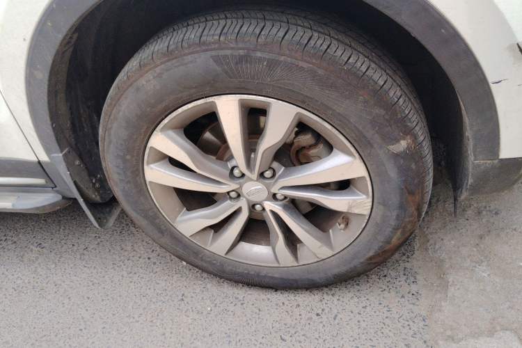 Used Geely Auto Emgrand X7 Sport 2016 1.8TD Automatic ZhiZun Version Right Front Wheel Hub