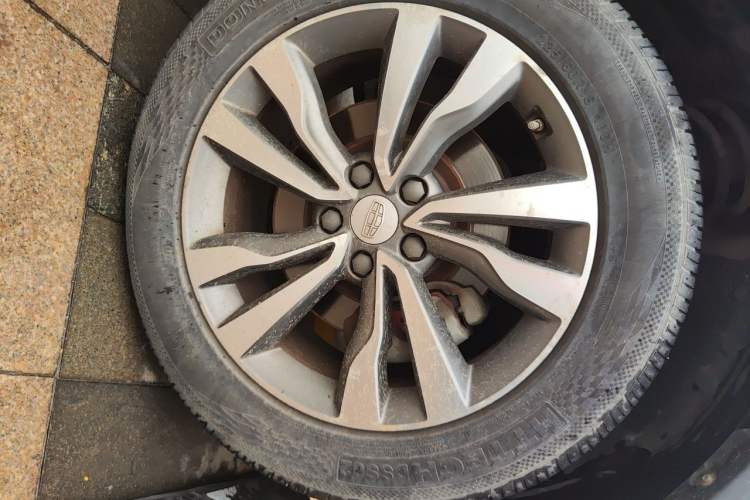 Used Geely Auto Emgrand X7 Sport 2016 1.8TD Automatic Smart Connectivity Version Right Front Wheel Hub