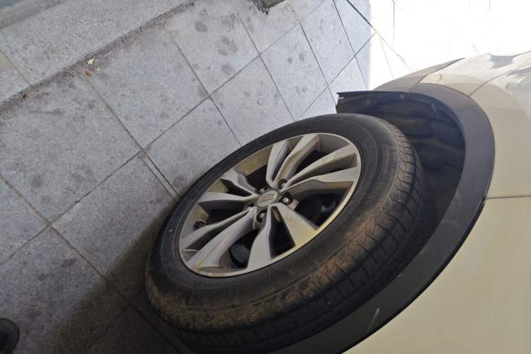 Used Geely Auto Emgrand X7 Sport 2016 1.8TD Automatic ZhiZun Version Right Front Wheel Hub