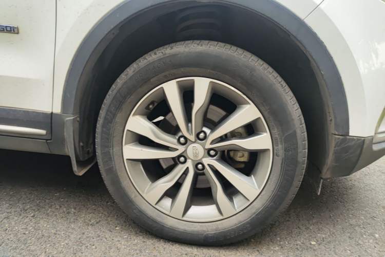 Used Geely Auto Emgrand X7 Sport 2016 1.8TD Automatic ZhiShang Model Right Front Wheel Hub