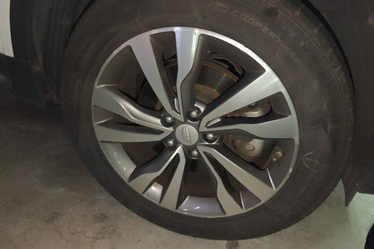 Used Geely Auto Emgrand X7 Sport 2016 1.8TD Automatic ZhiZun Version Right Front Wheel Hub