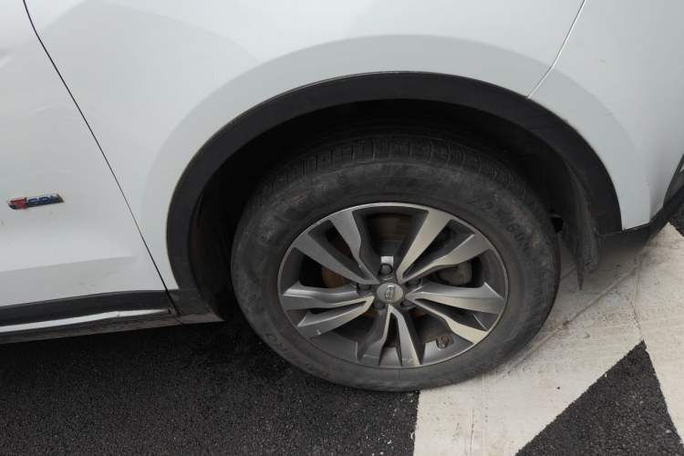 Used Geely Auto Emgrand X7 Sport 2016 1.8TD Automatic Smart Connectivity Version Right Front Wheel Hub