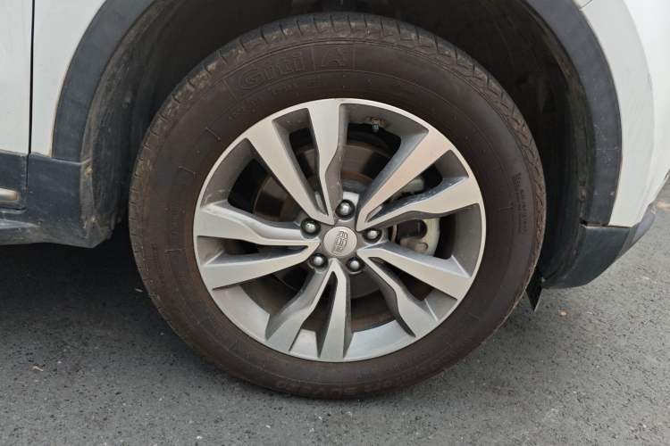 Used Geely Auto Emgrand X7 Sport 2016 1.8TD Automatic Smart Model Right Front Wheel Hub