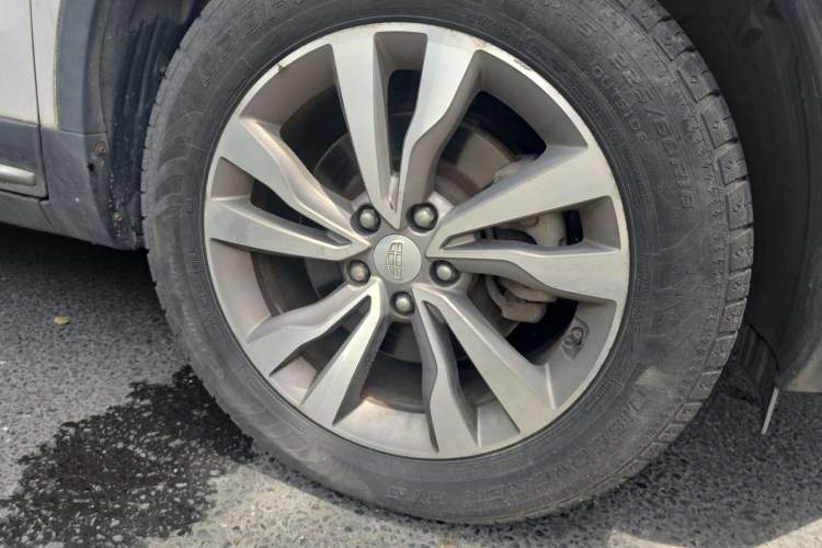 Used Geely Auto Emgrand X7 Sport 2016 1.8TD Automatic ZhiZun Version Right Front Wheel Hub