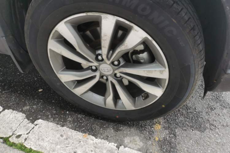 Used Geely Auto Emgrand X7 Sport 2016 1.8TD Automatic Smart Model Right Front Wheel Hub