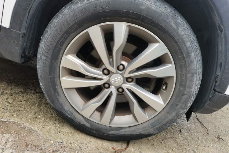 Used Geely Auto Emgrand X7 Sport 2016 1.8TD Automatic ZhiZun Version Right Front Wheel Hub