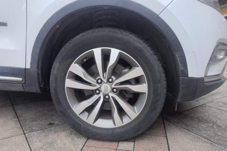 Used Geely Auto Emgrand X7 Sport 2016 1.8TD Automatic ZhiZun Version Right Front Wheel Hub