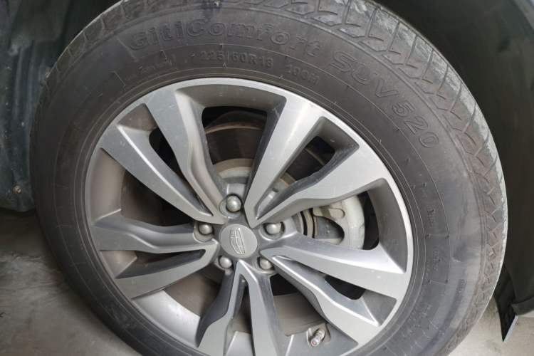 Used Geely Auto Emgrand X7 Sport 2016 1.8TD Automatic Smart Model Right Front Wheel Hub