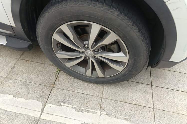 Used Geely Auto Emgrand X7 Sport 2016 1.8TD Automatic Smart Connectivity Version Right Front Wheel Hub