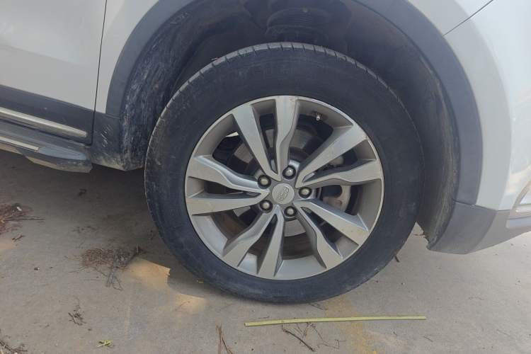 Used Geely Auto Emgrand X7 Sport 2016 2.0L Manual ZhiShang Version Right Front Wheel Hub