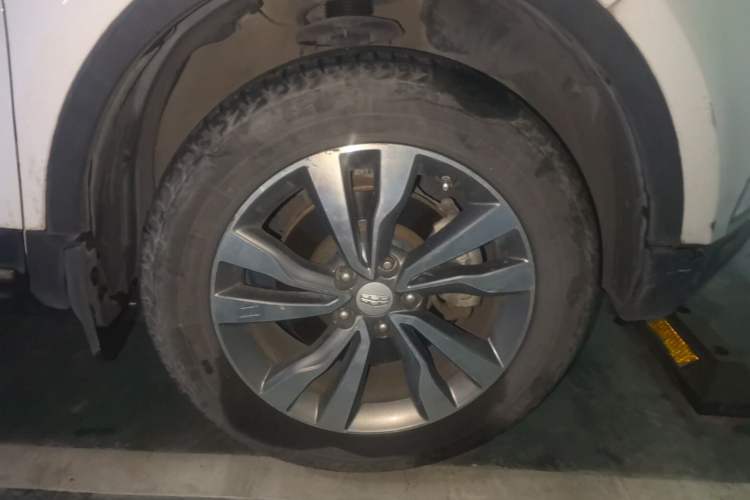 Used Geely Auto Emgrand X7 Sport 2016 2.0L Manual ZhiShang Version Right Front Wheel Hub