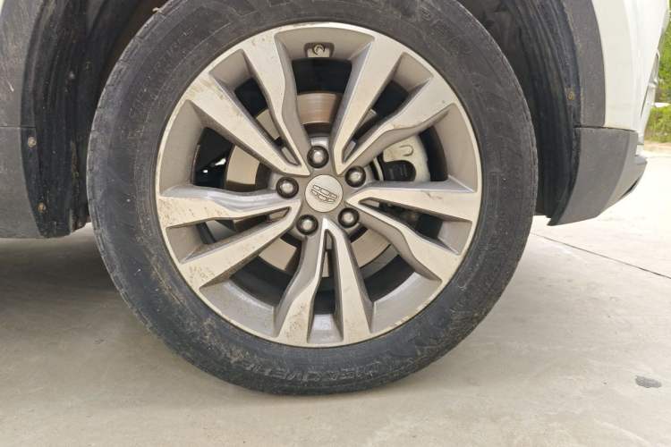 Used Geely Auto Emgrand X7 Sport 2016 1.8TD Automatic ZhiZun Version Right Front Wheel Hub