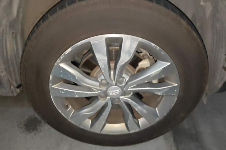 Used Geely Auto Emgrand X7 Sport 2016 1.8TD Automatic ZhiShang Model Right Front Wheel Hub