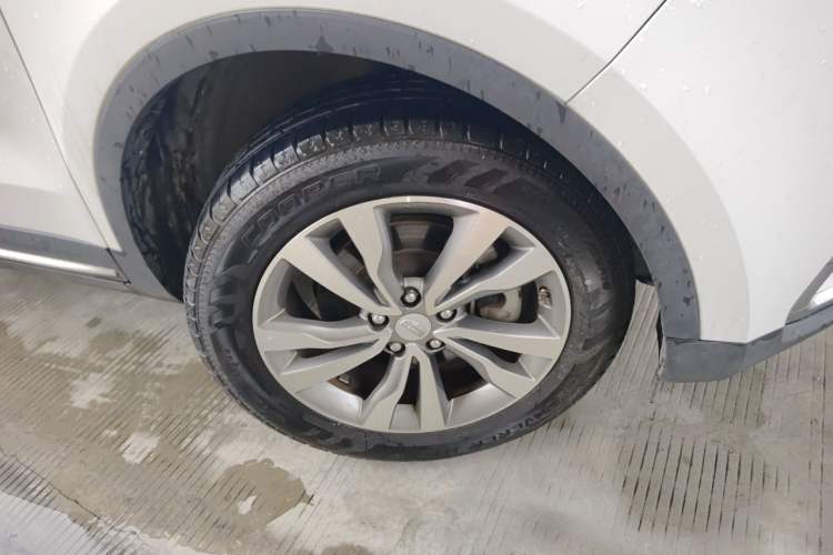 Used Geely Auto Emgrand X7 Sport 2016 1.8TD Automatic All-Wheel-Drive ZhiZun Edition Right Front Wheel Hub