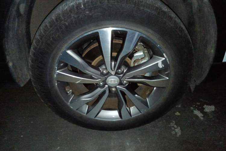 Used Geely Auto Emgrand X7 Sport 2016 1.8TD Automatic ZhiZun Version Right Front Wheel Hub